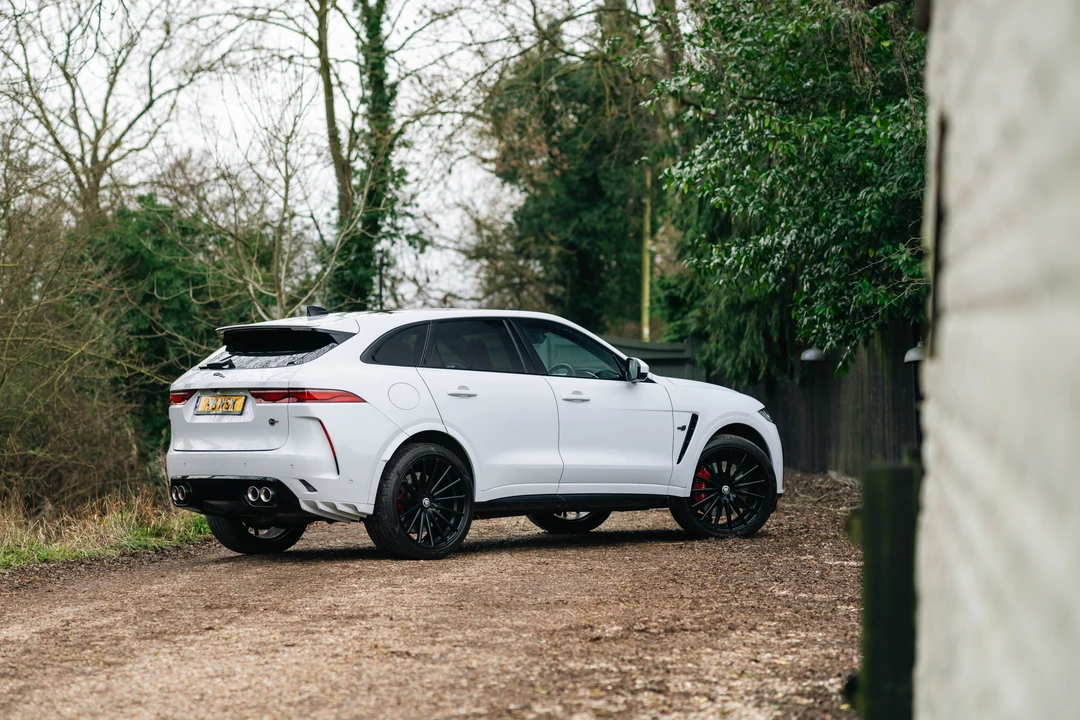 2021 Jaguar F-Pace SVR - Image 10 of 31