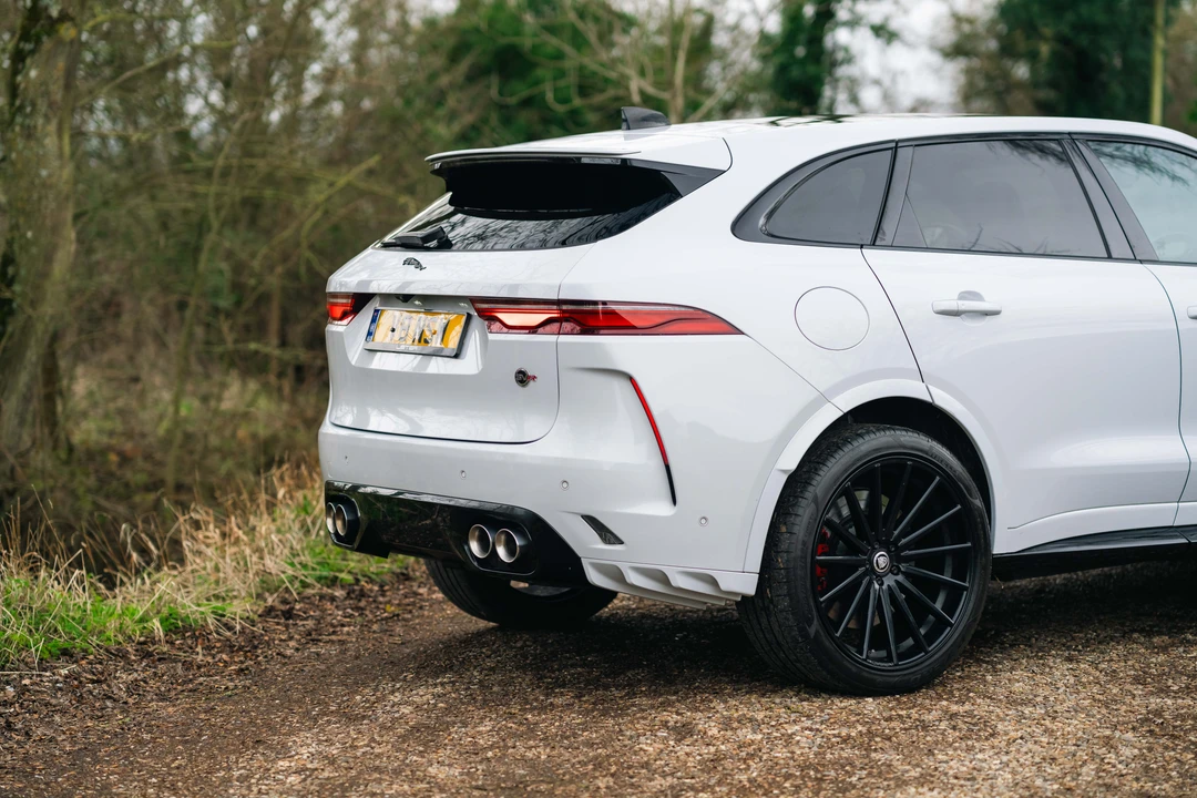 2021 Jaguar F-Pace SVR - Image 23 of 31