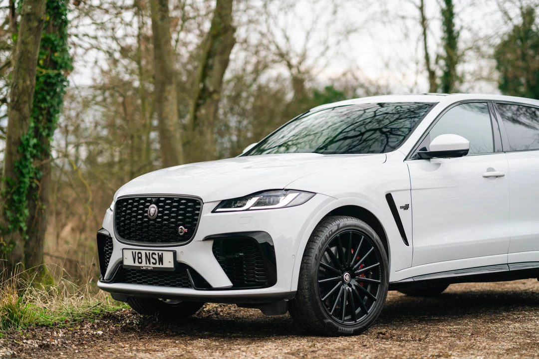 2021 Jaguar F-Pace SVR - Image 14 of 31