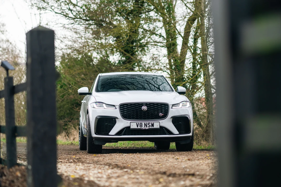 2021 Jaguar F-Pace SVR - Image 3 of 31