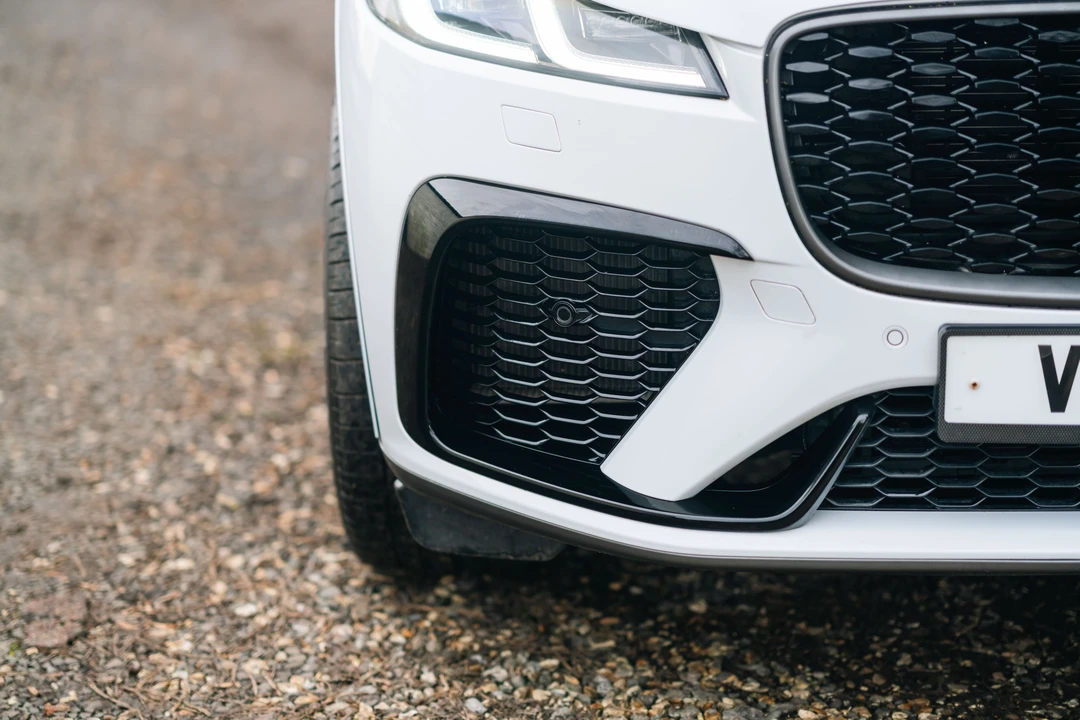 2021 Jaguar F-Pace SVR - Image 17 of 31