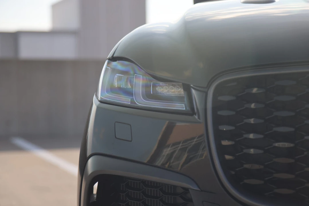 2021 Jaguar F-Pace SVR - Image 22 of 31