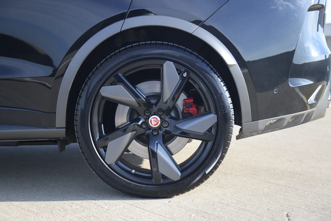 2021 Jaguar F-Pace SVR - Image 26 of 31
