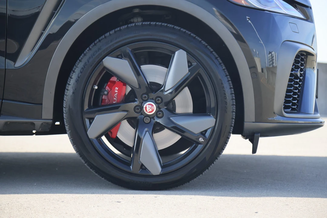 2021 Jaguar F-Pace SVR - Image 28 of 31