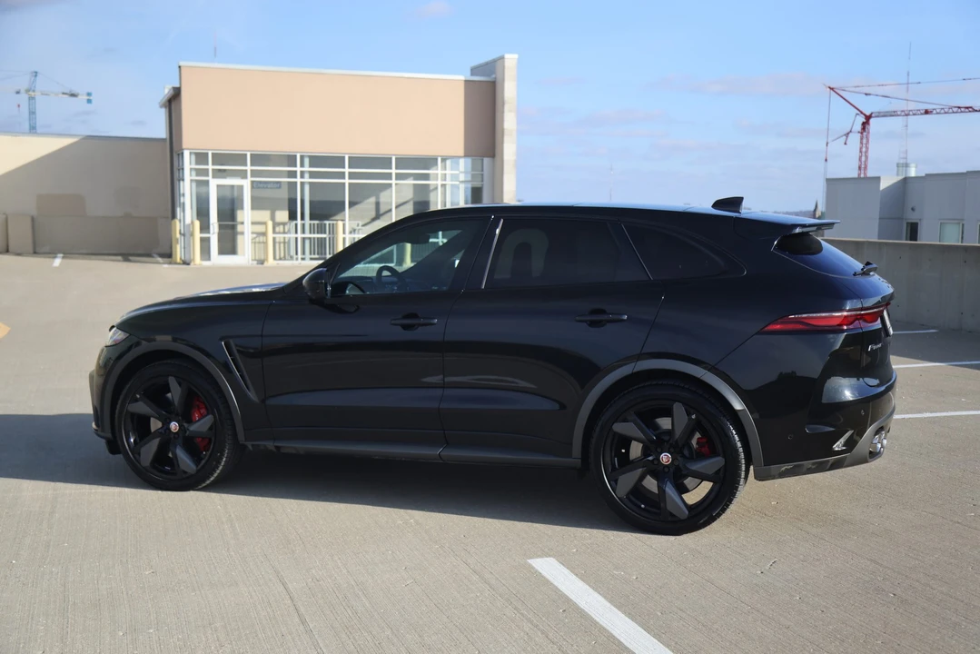 2021 Jaguar F-Pace SVR - Image 16 of 31