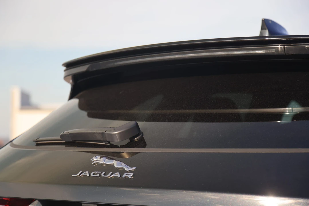 2021 Jaguar F-Pace SVR - Image 24 of 31