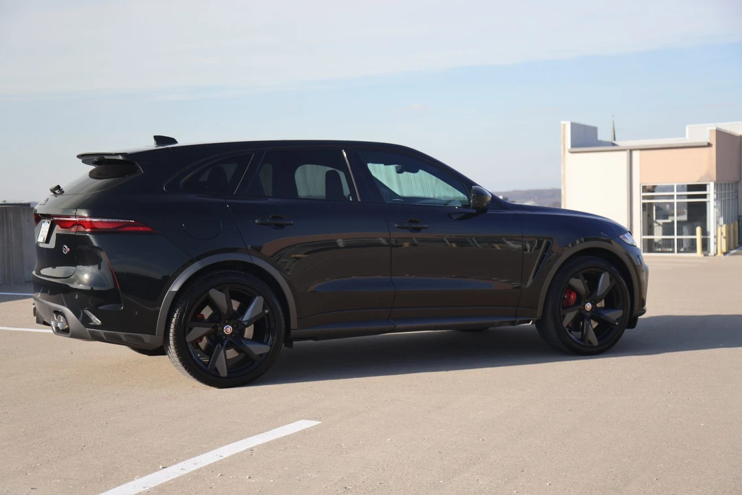 2021 Jaguar F-Pace SVR - Image 11 of 31