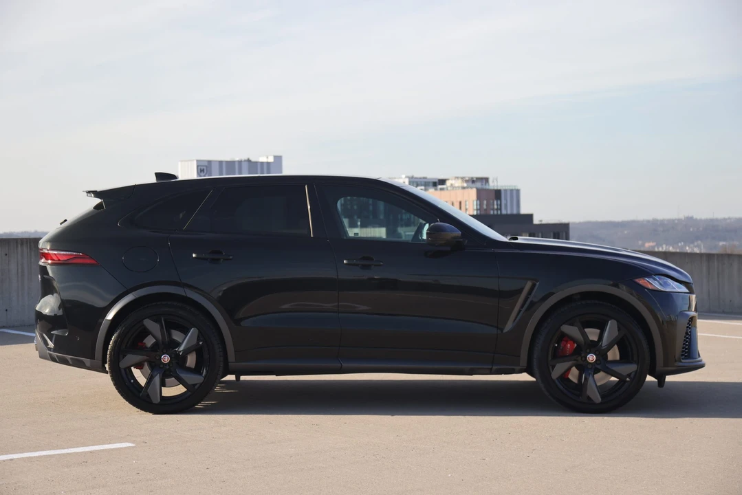 2021 Jaguar F-Pace SVR - Image 10 of 31