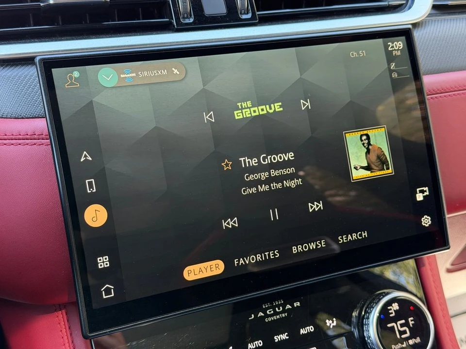 2021 Jaguar F-Pace SVR - Image 19 of 21