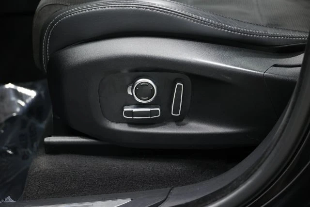 2021 Jaguar F-Pace SVR - Image 16 of 21