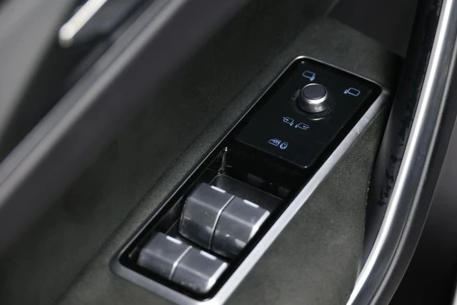 2021 Jaguar F-Pace SVR - Image 13 of 21