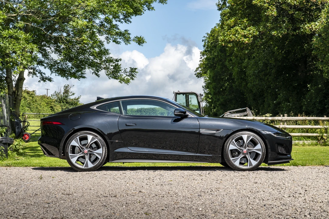 2021 Jaguar F-Type 2nd Gen - Image 16 of 31