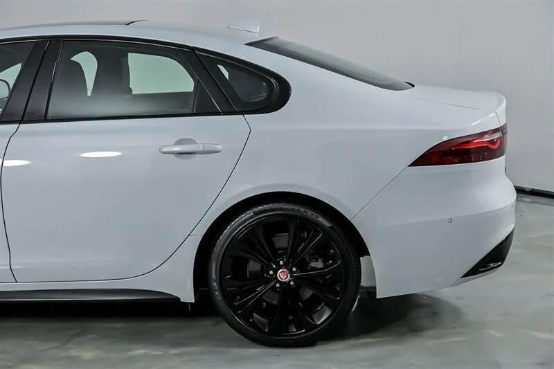 2021 Jaguar X260 XF - Image 9 of 21