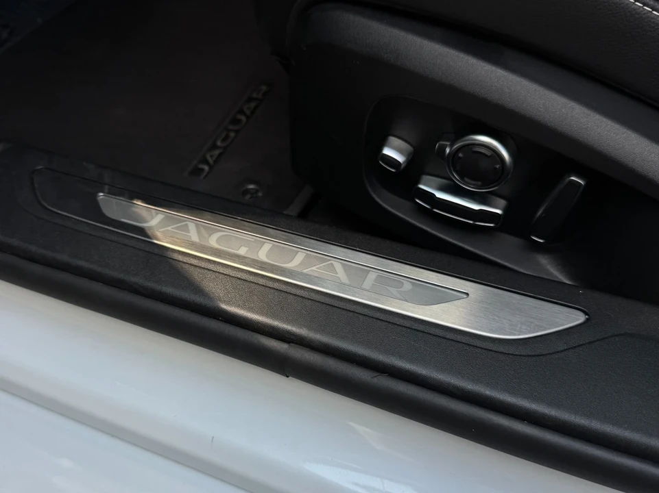 2021 Jaguar X260 XF - Image 17 of 21