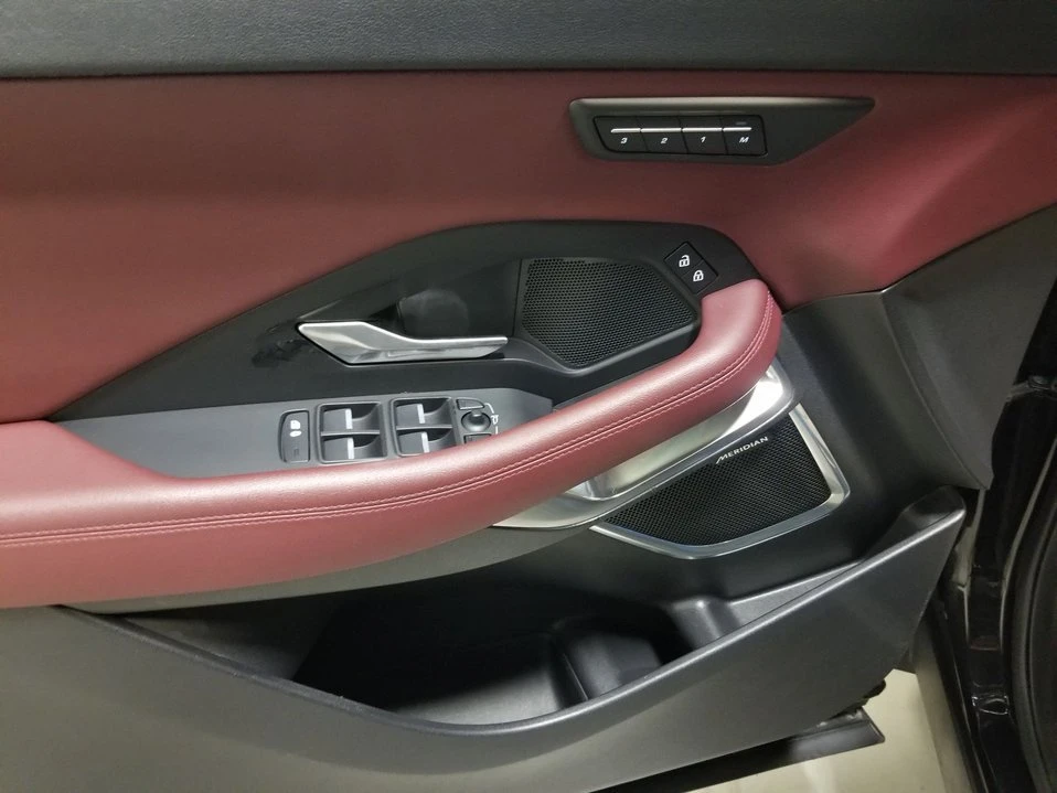 2021 Jaguar E-Pace - Image 10 of 20