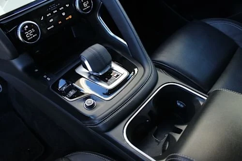2021 Jaguar E-Pace - Image 14 of 18