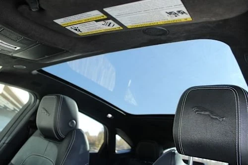 2021 Jaguar E-Pace - Image 17 of 18