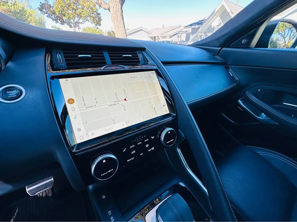 2021 Jaguar E-Pace - Image 10 of 18