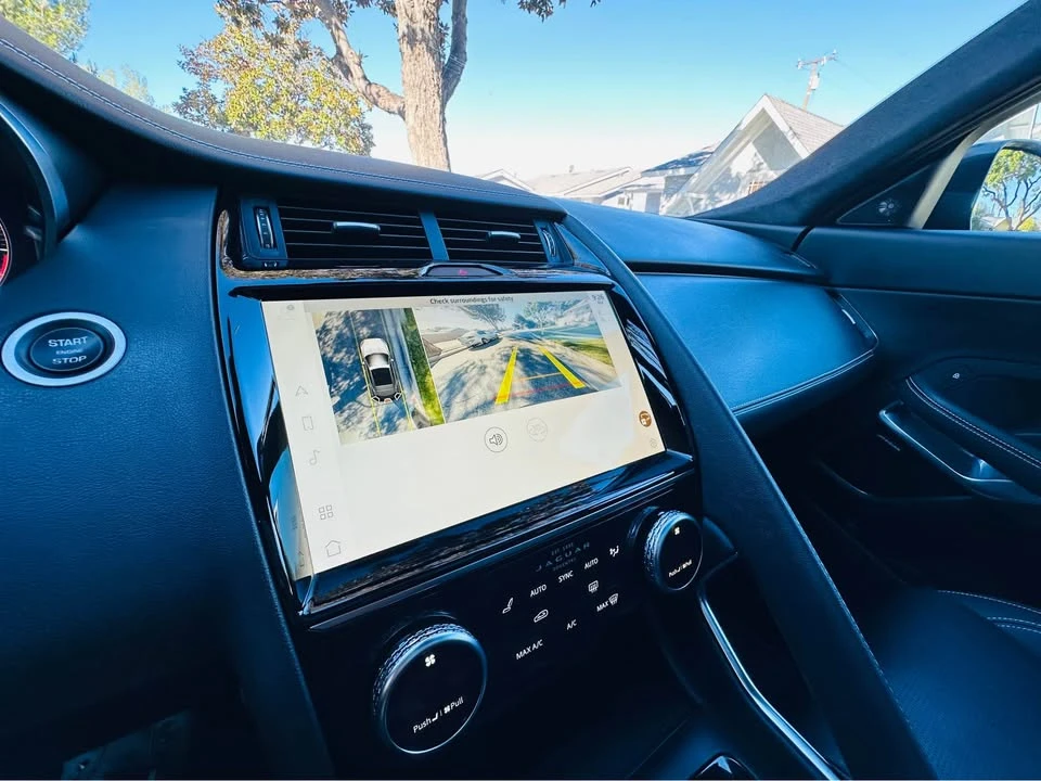 2021 Jaguar E-Pace - Image 11 of 18