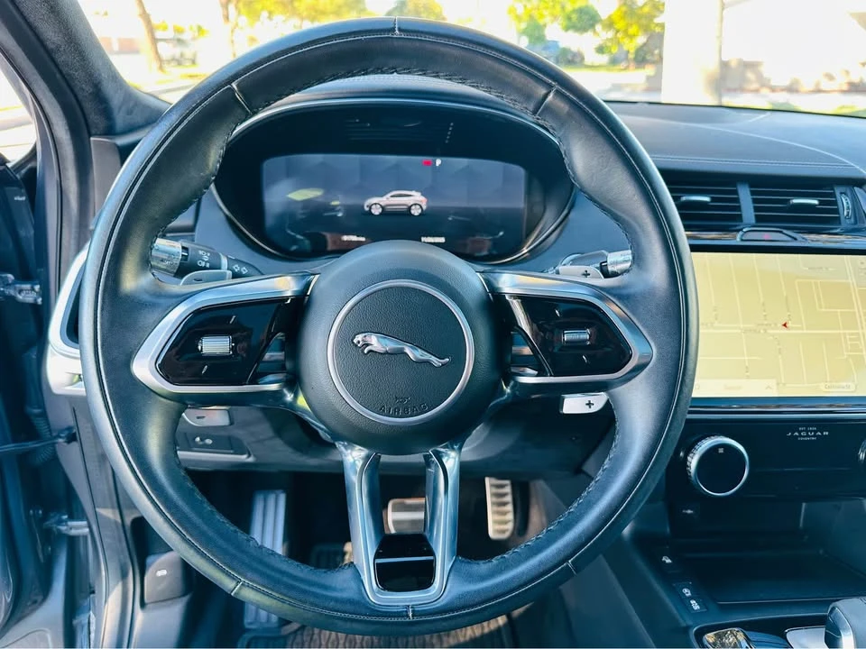 2021 Jaguar E-Pace - Image 9 of 18