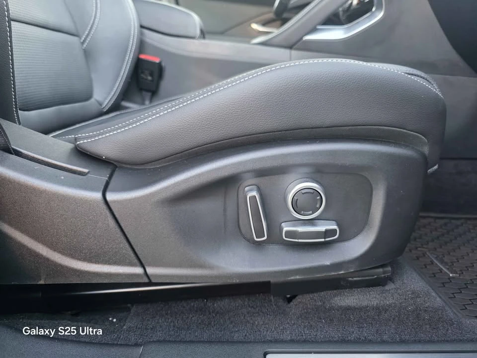 2021 Jaguar E-Pace - Image 15 of 16