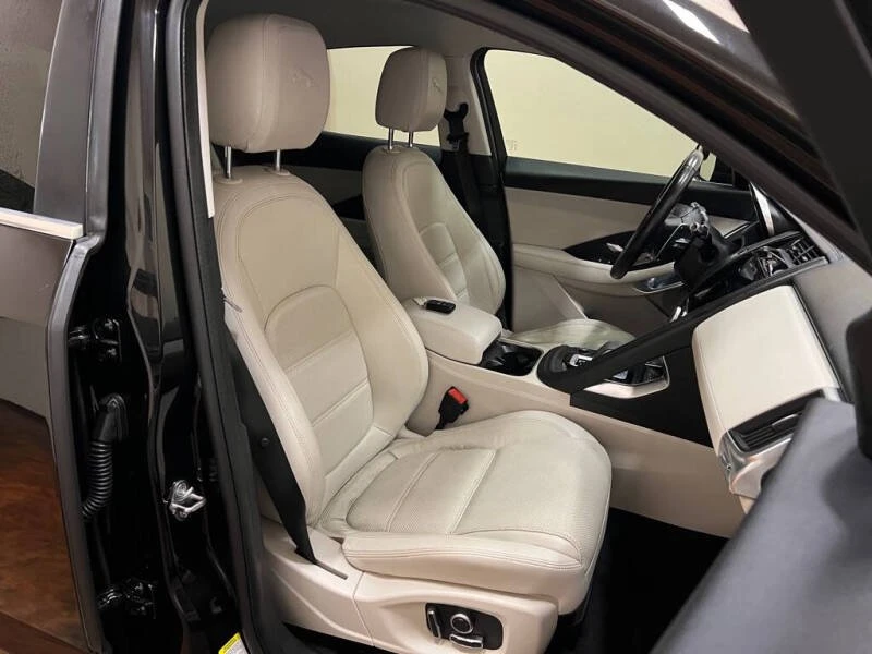 2021 Jaguar E-Pace - Image 15 of 18
