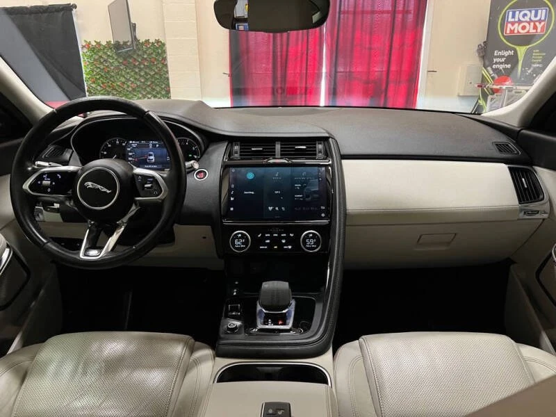 2021 Jaguar E-Pace - Image 8 of 18