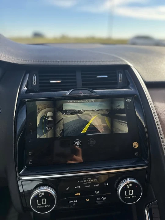 2021 Jaguar E-Pace - Image 8 of 12