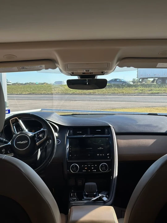 2021 Jaguar E-Pace - Image 4 of 12