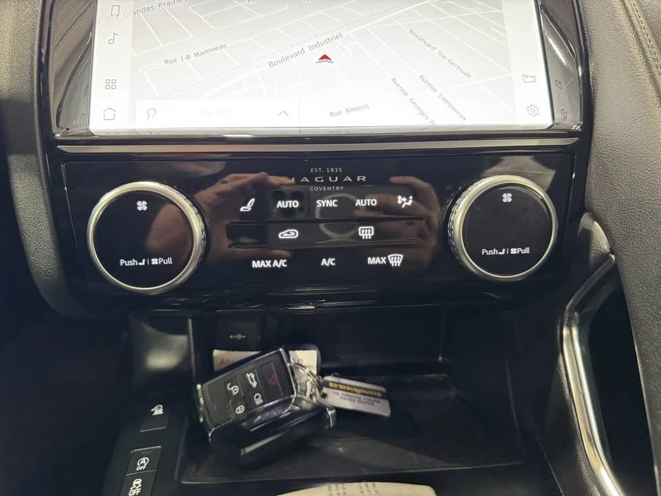 2021 Jaguar E-Pace - Image 13 of 19
