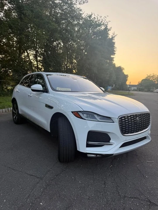 2021 Jaguar F-Pace - Image 10 of 11