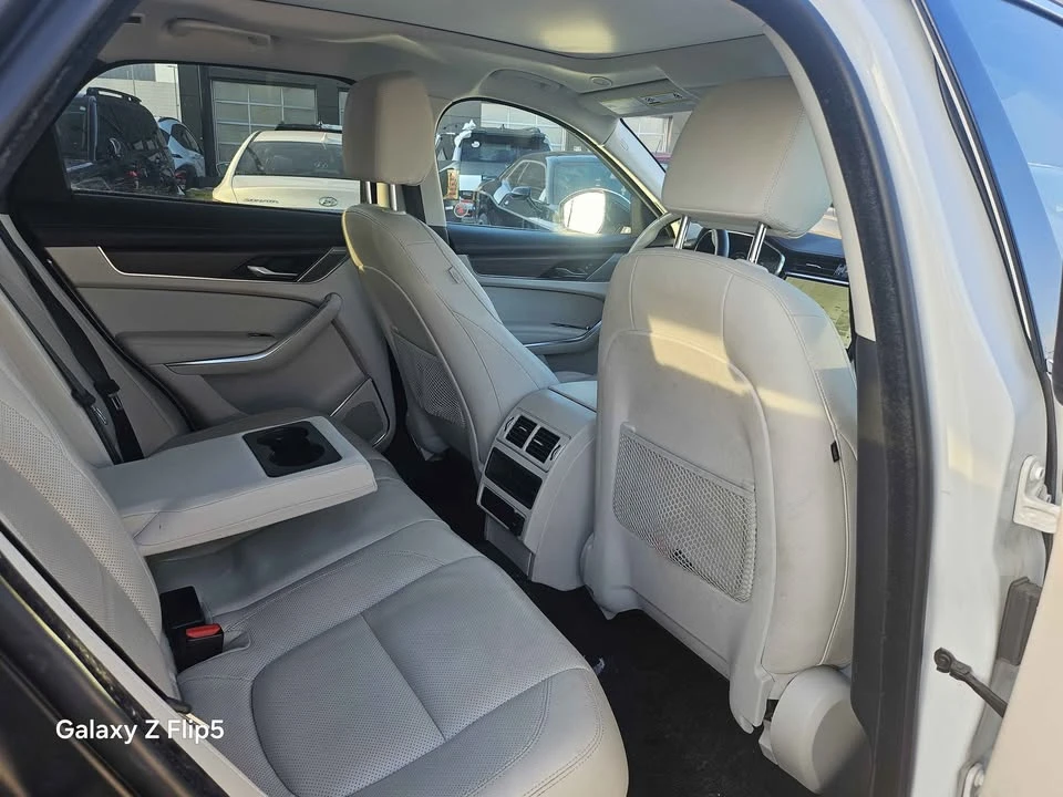 2021 Jaguar F-Pace - Image 8 of 9