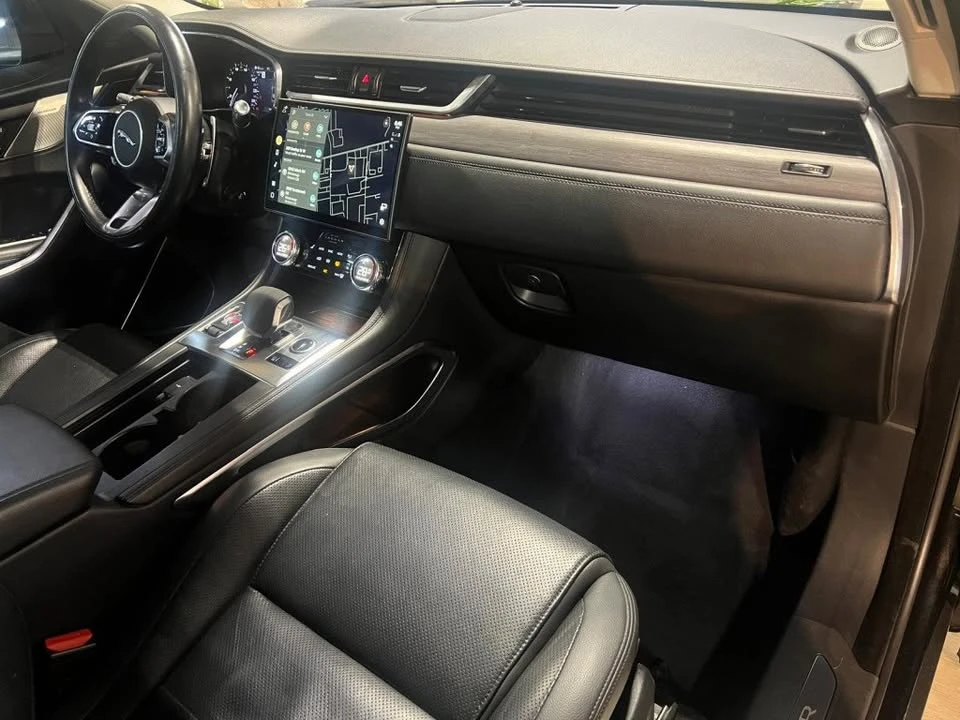 2021 Jaguar F-Pace - Image 8 of 17