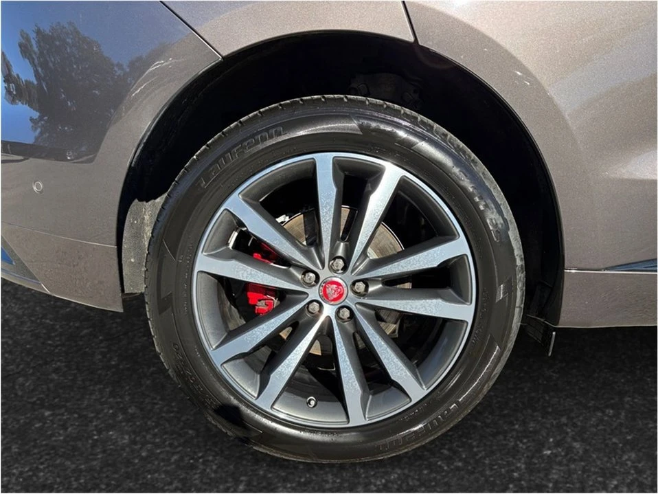 2021 Jaguar F-Pace - Image 15 of 19