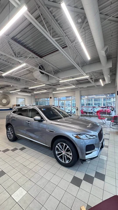 2021 Jaguar F-Pace - Image 3 of 10
