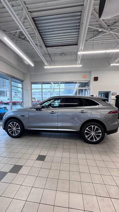 2021 Jaguar F-Pace - Image 9 of 10