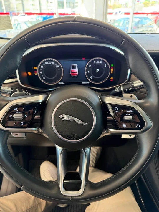 2021 Jaguar F-Pace - Image 13 of 14