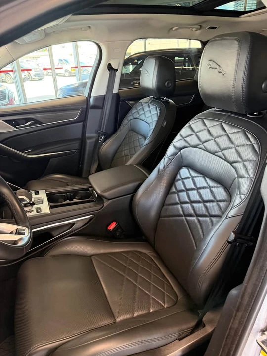 2021 Jaguar F-Pace - Image 9 of 14