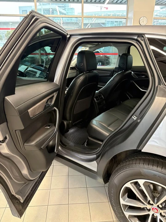 2021 Jaguar F-Pace - Image 6 of 9