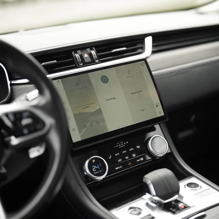 2021 Jaguar F-Pace - Image 6 of 9