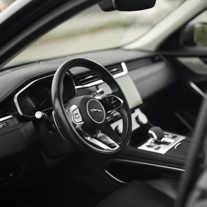 2021 Jaguar F-Pace - Image 5 of 9