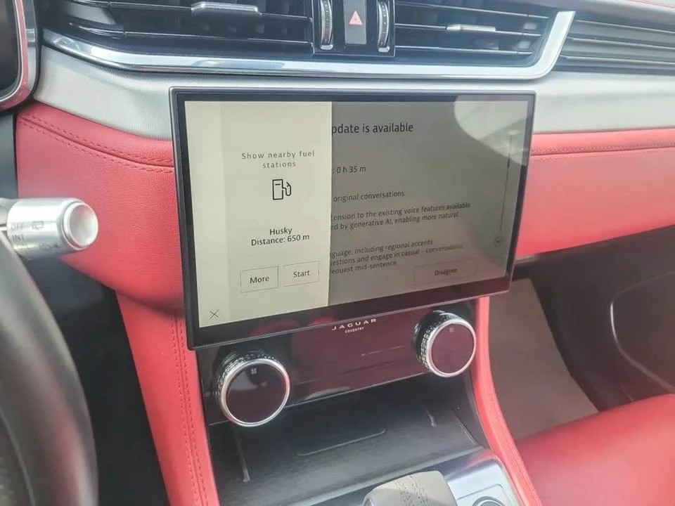 2021 Jaguar F-Pace - Image 13 of 17
