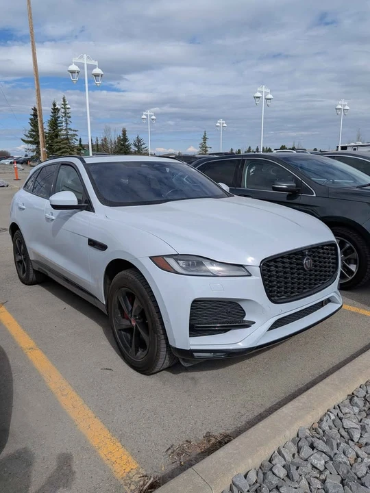 2021 Jaguar F-Pace - Image 2 of 7