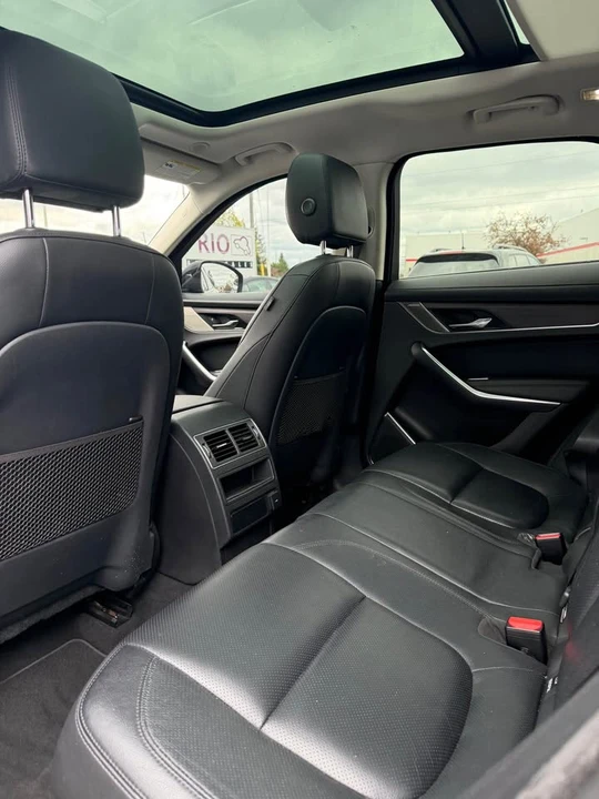 2021 Jaguar F-Pace - Image 4 of 11