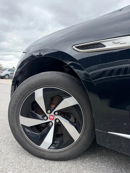 2021 Jaguar F-Pace - Image 2 of 11