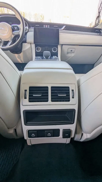 2021 Jaguar F-Pace - Image 11 of 13