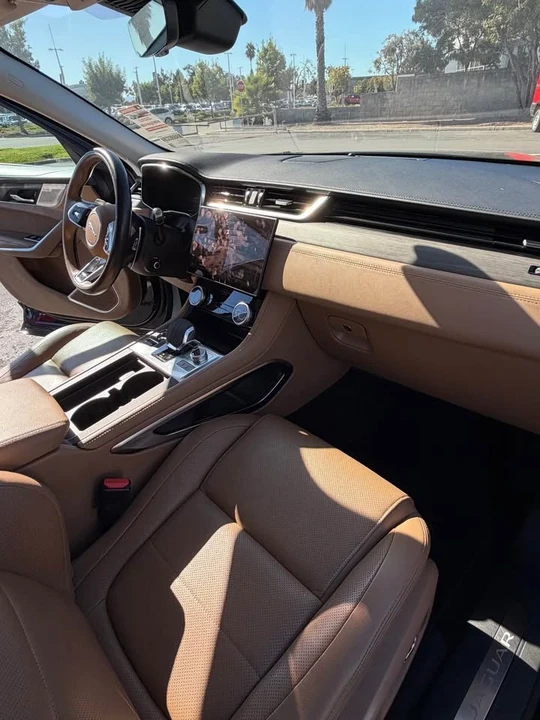 2021 Jaguar F-Pace - Image 6 of 8