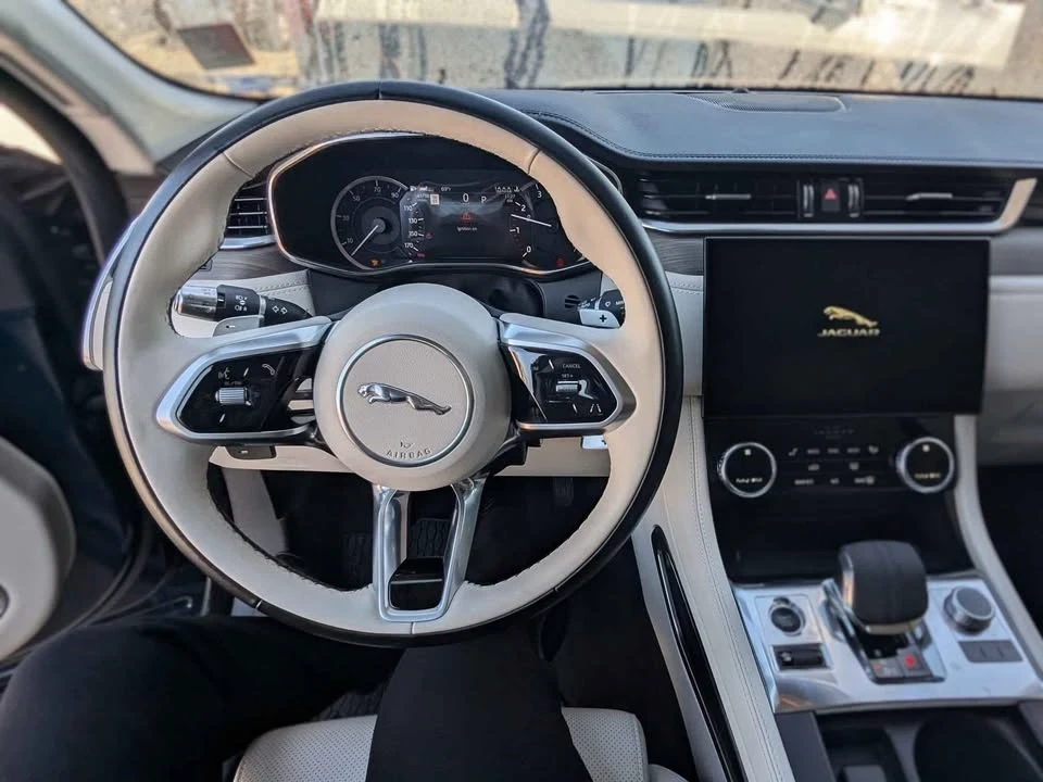 2021 Jaguar F-Pace - Image 7 of 13