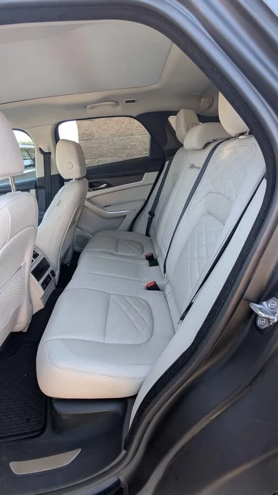 2021 Jaguar F-Pace - Image 10 of 13