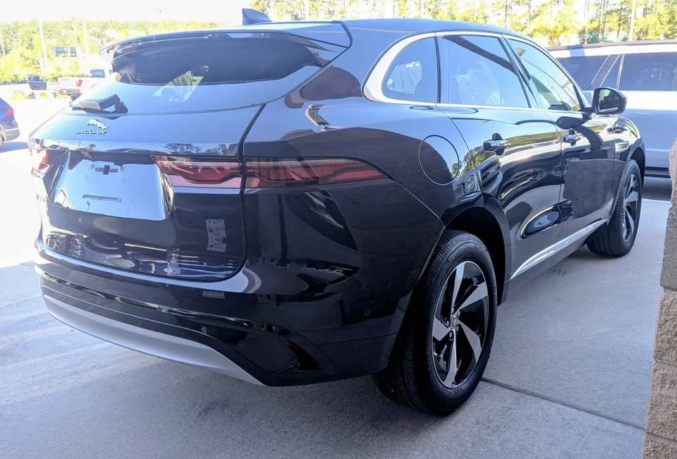 2021 Jaguar F-Pace - Image 4 of 13